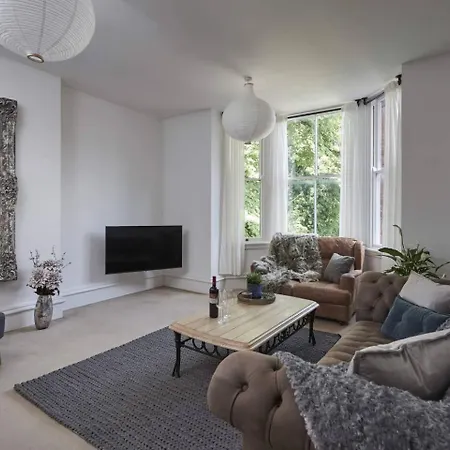 Dudley-Spacious Exec 2 Bed - Long Stay - Parking! Exterior foto