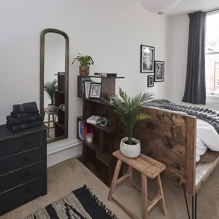 Dudley-Spacious Exec 2 Bed - Long Stay - Parking! Exterior foto