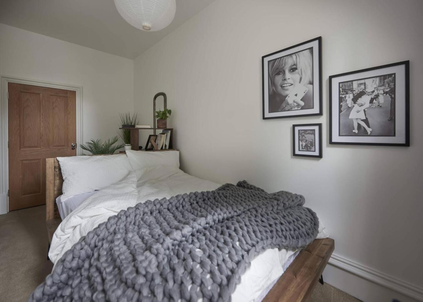 Dudley-spacious Exec 2 Bed - Long - Parking! Dudley